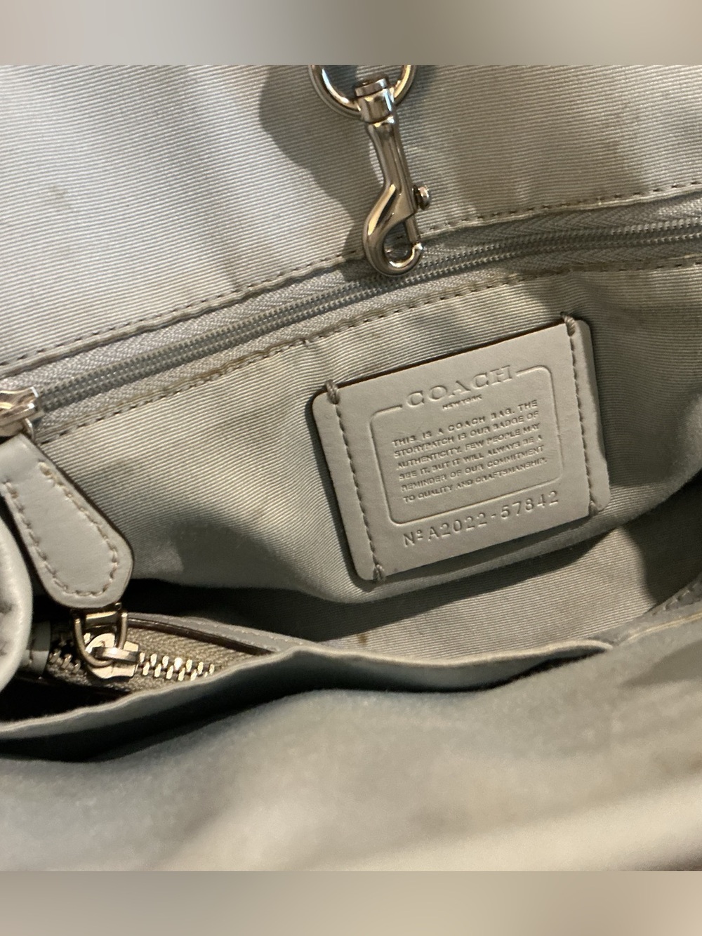 Coach Signature Drawstring Carryall Tote Khaki Powder Blue Leather Authenticated - Picture 6 of 13